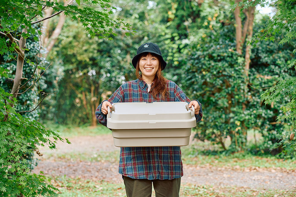 ケースを持つこいしゆうかの画像