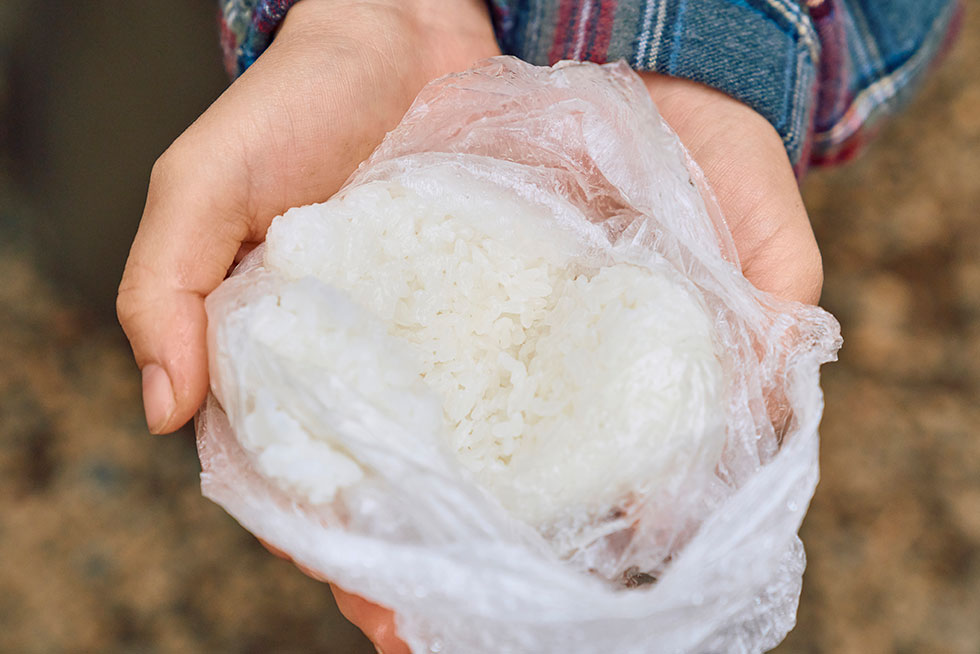 炊き上がったご飯の画像