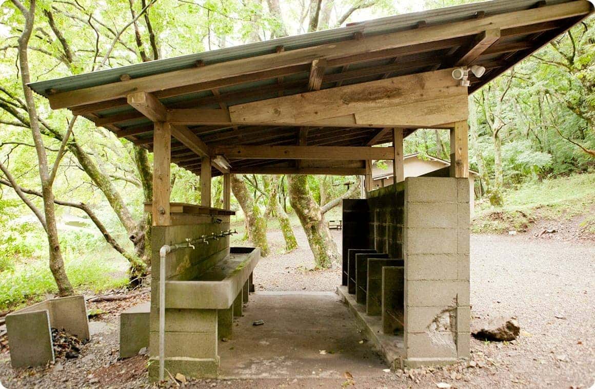 水場は、古いですが清潔です