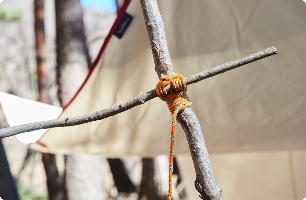 しっかり固定して、ランタンハンガーが完成！