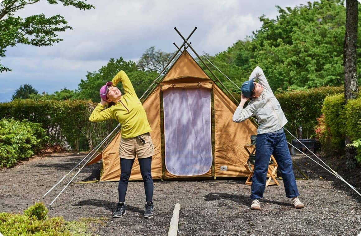 立位の小鳩のポーズの画像