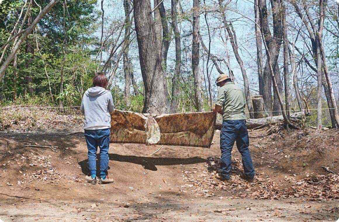 麻紐にポンチョを被せる画像