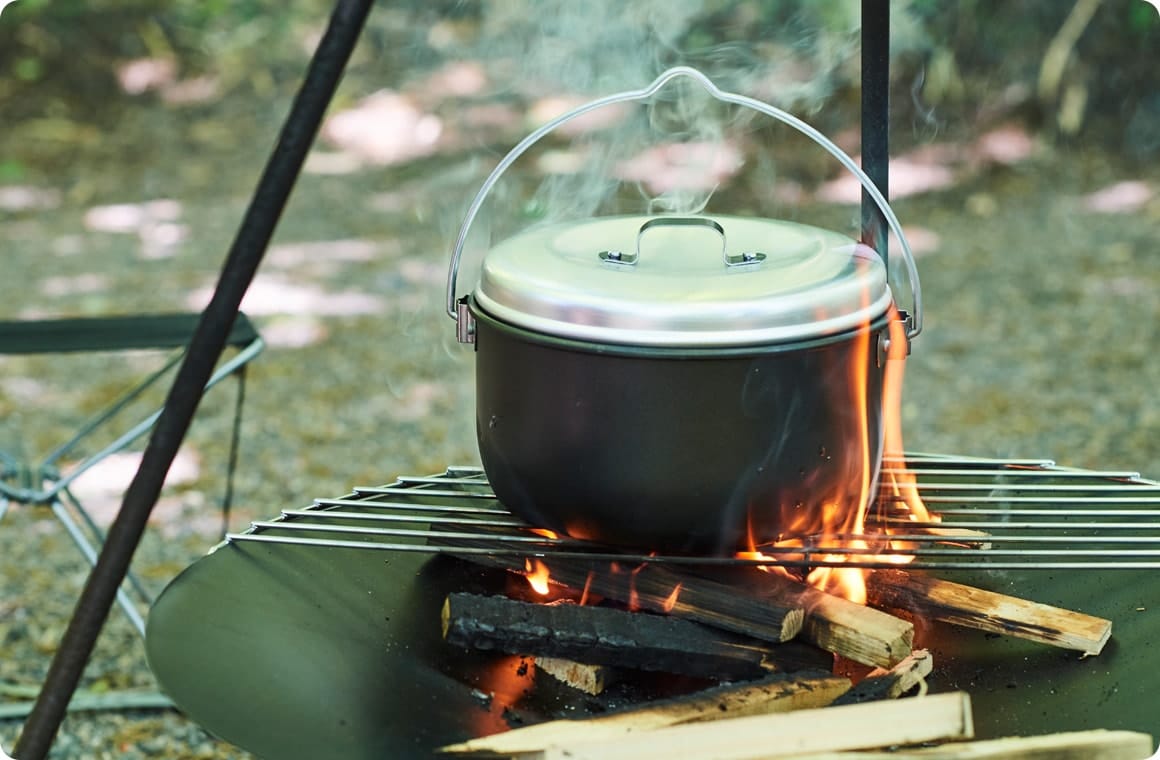 強火で米を炊く画像