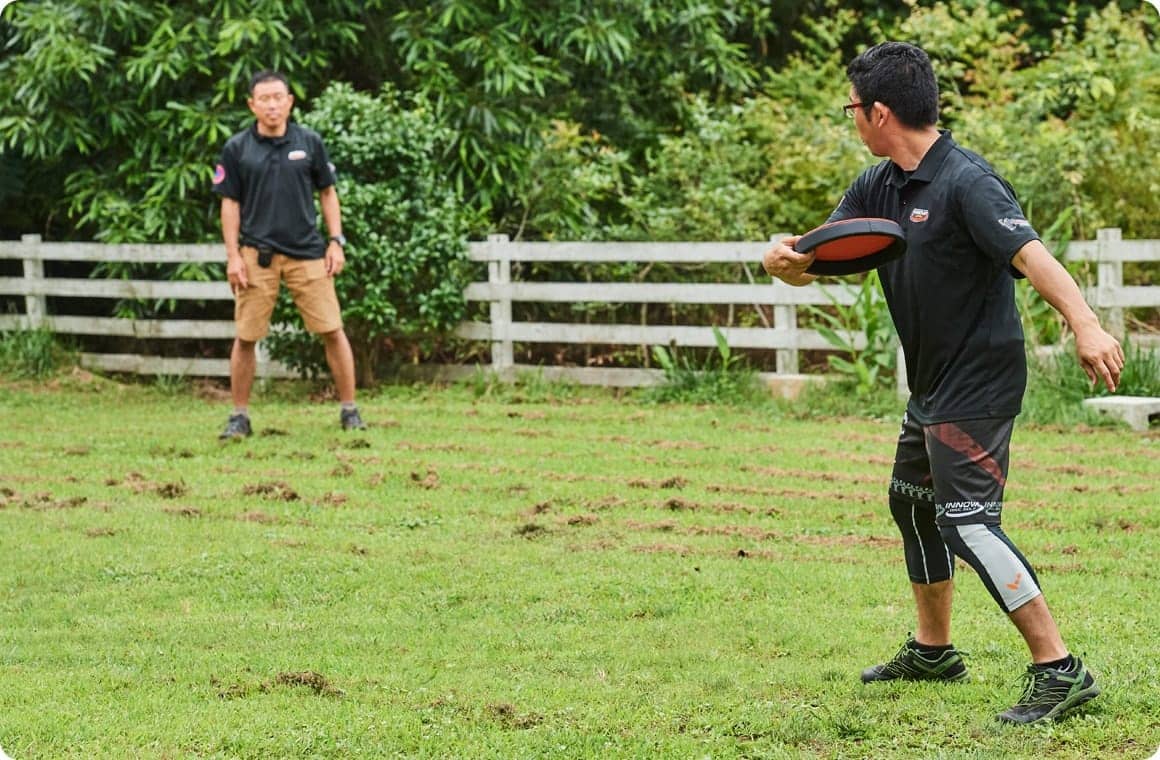 バックハンドスロー