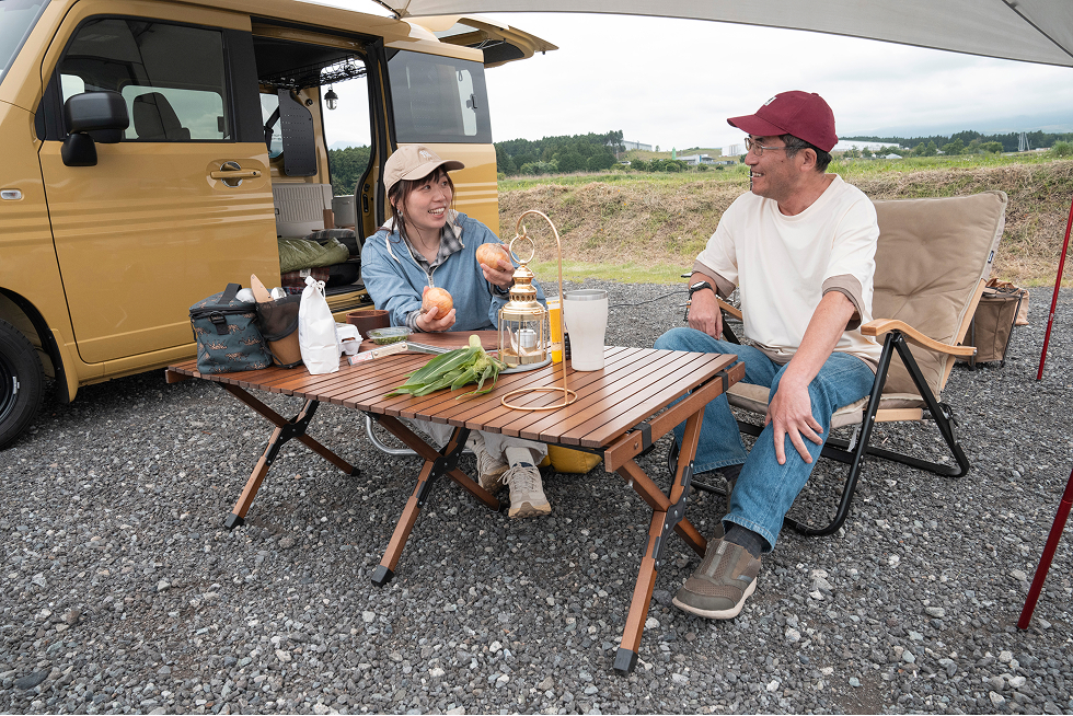 地のものを味わうのが旅の醍醐味！電気＋焚き火で料理