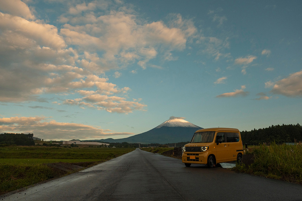 朝焼けの富士山を背に颯爽と出発！