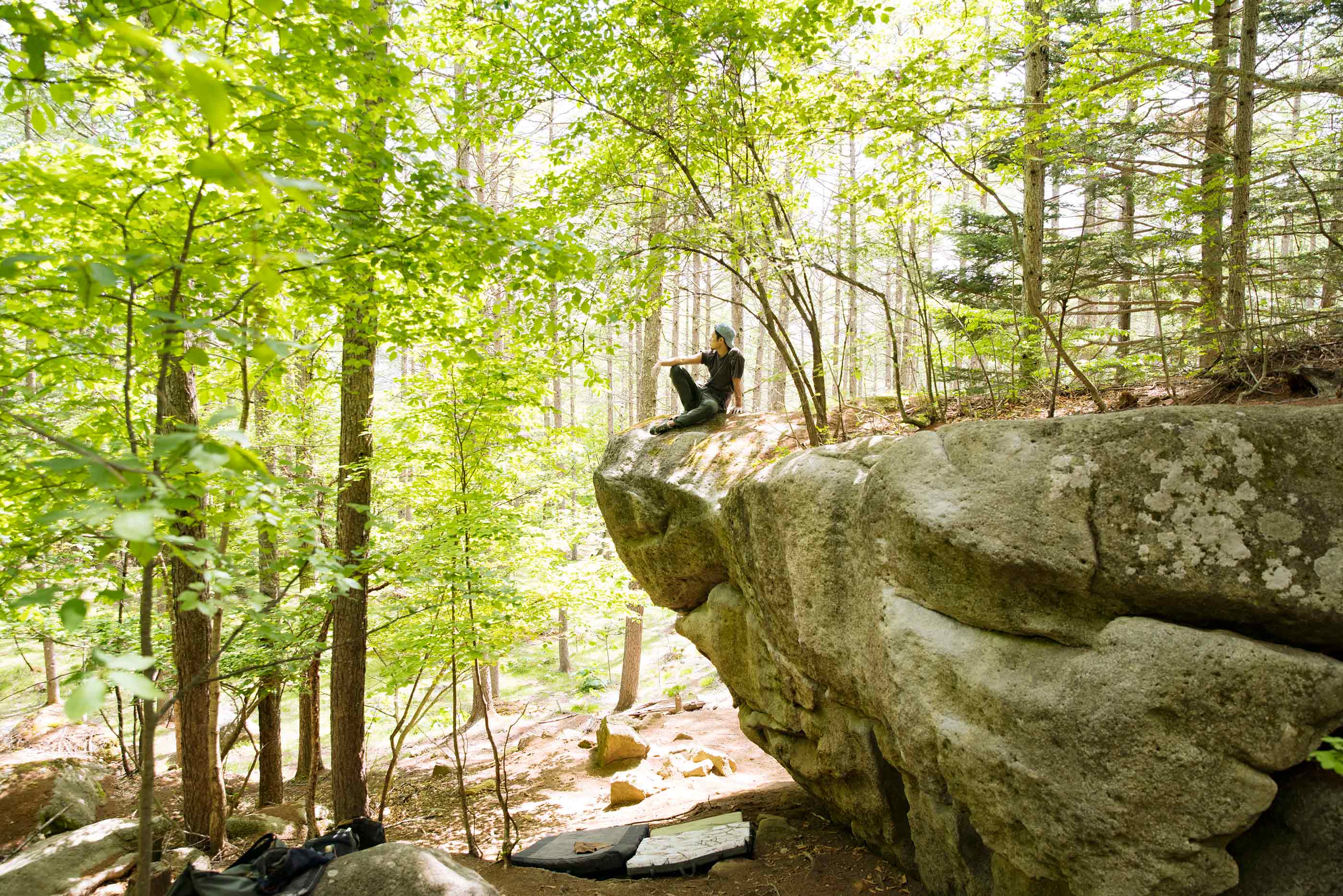 完登。 「この突き出た岩を、素手で登りきった」達成感を全身に感じる