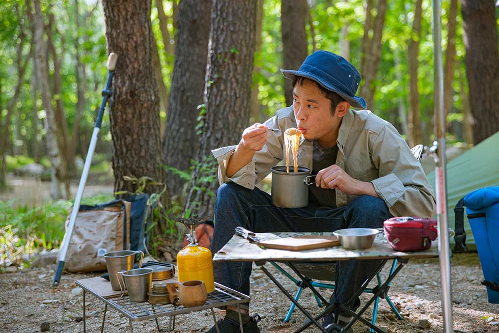 空きっ腹にラーメンのスープと麺が染み渡る