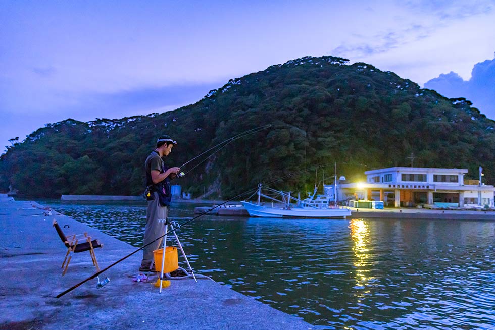 早速仕掛けをつけて、糸をたらす