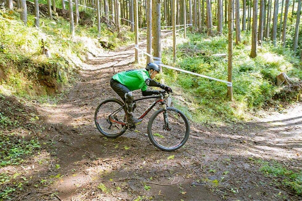 スピードと衝撃をコントロールして走る