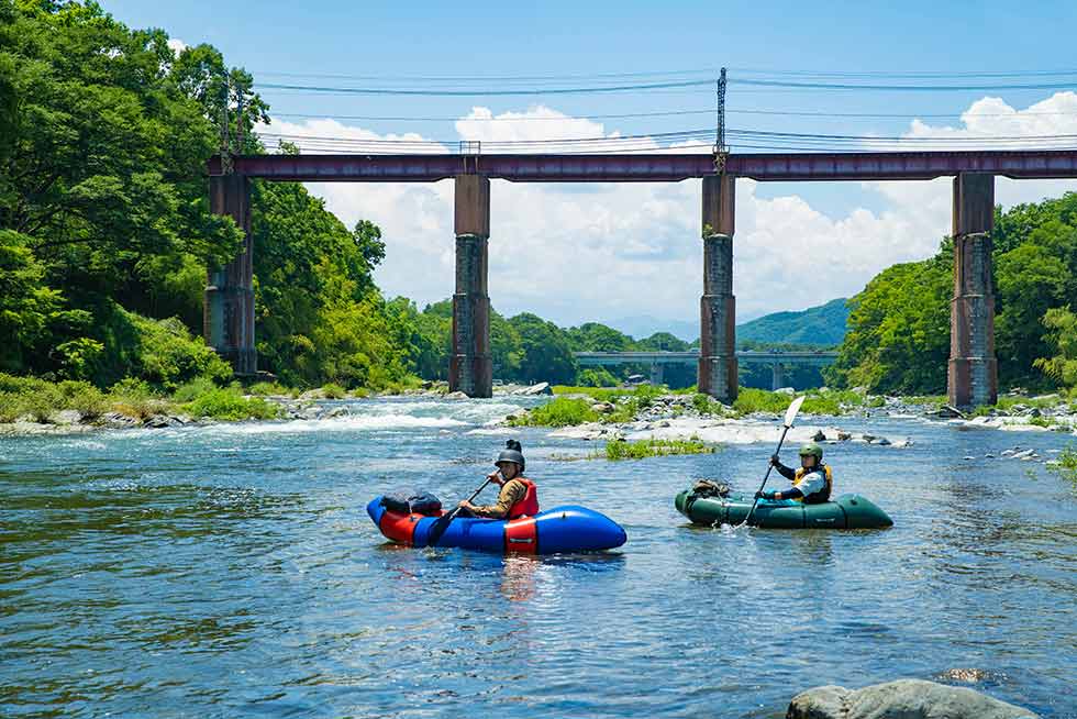 準備が整ったら早速、川へと船を漕ぎ出す