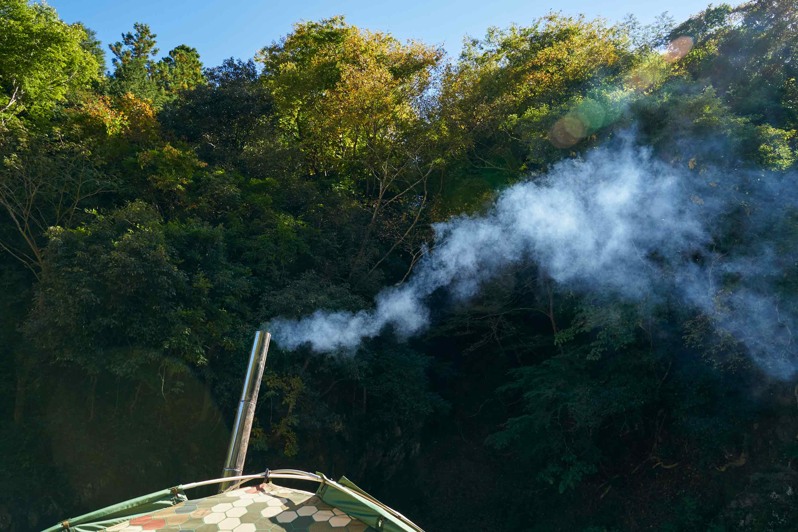 煙突から出る煙