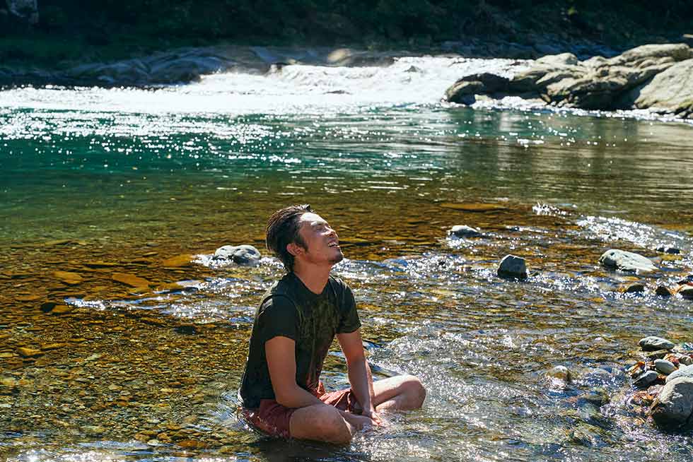 キンキンに冷えた水が火照った身体を一気に冷やす