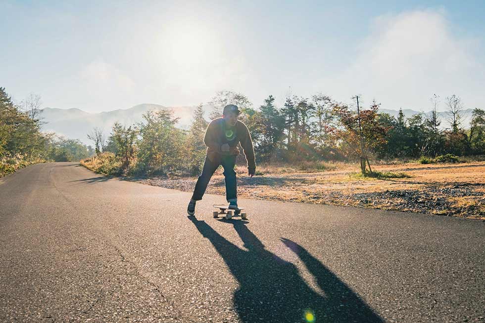 スケートボード1台と美しい景色