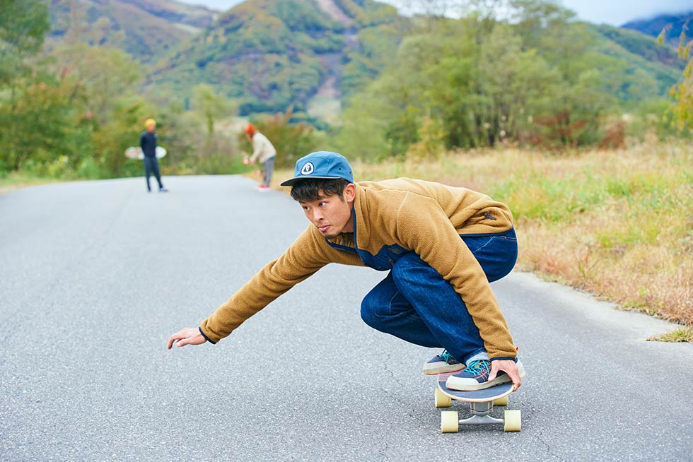 乗れるようになればなるほど、もっとうまく乗りこなしたいと思えてきて、どんどんとスケートボードが楽しくなっていく