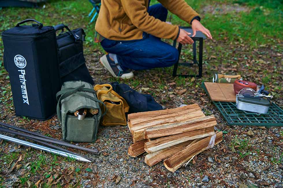 場所を青木湖に移し、湖畔にテントを張り、道具を展開する