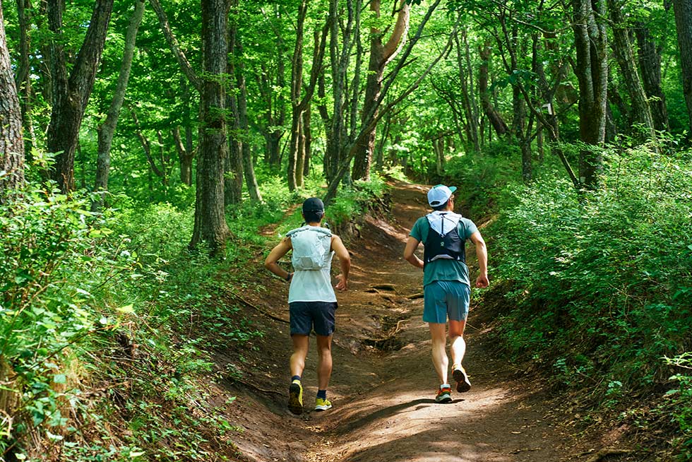 まずはストレッチをして体を軽く動かしてから走り始める