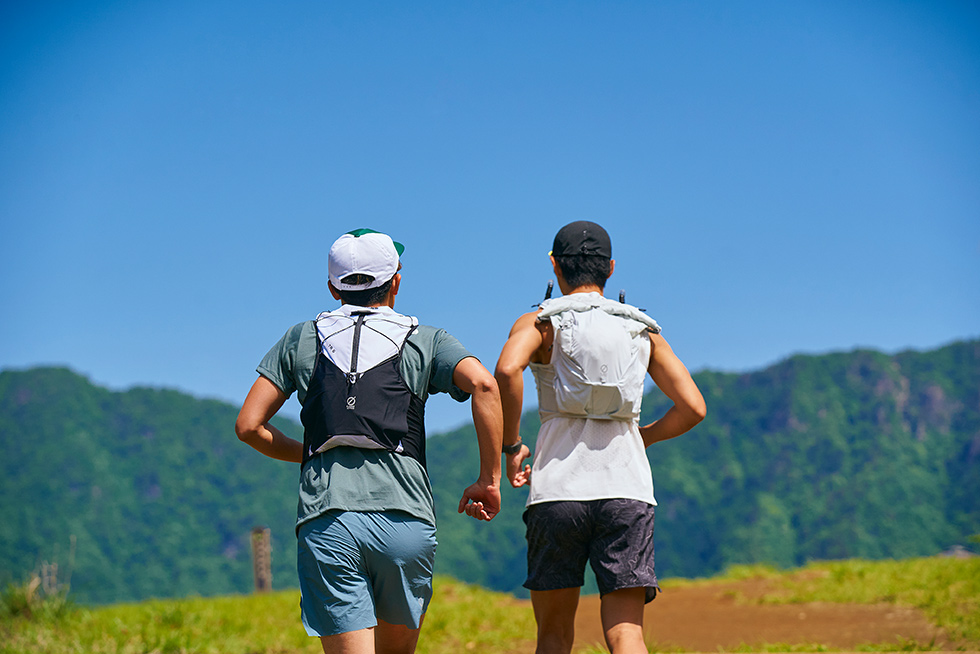 森の中を走っていたと思ったら、あっという間に空が開けて景色が変わった