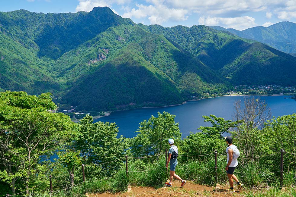 三湖台では富士五湖のうち、西湖と本栖湖、山中湖の3つを見ることができる