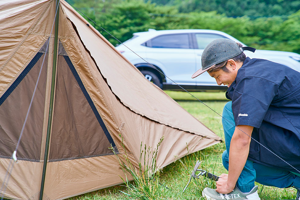 ギア談義に花が咲く、グループソロキャンプ
