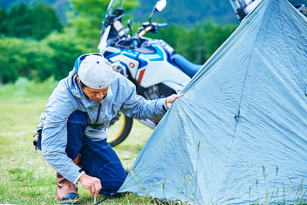 テントを建てる