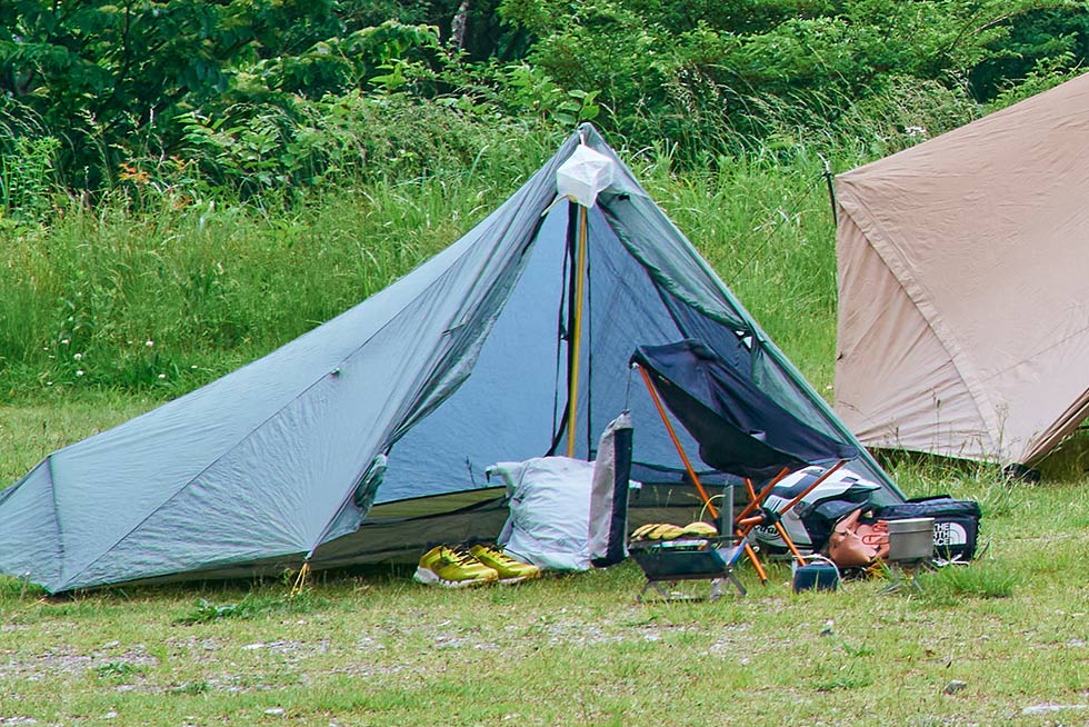 テントを建てる