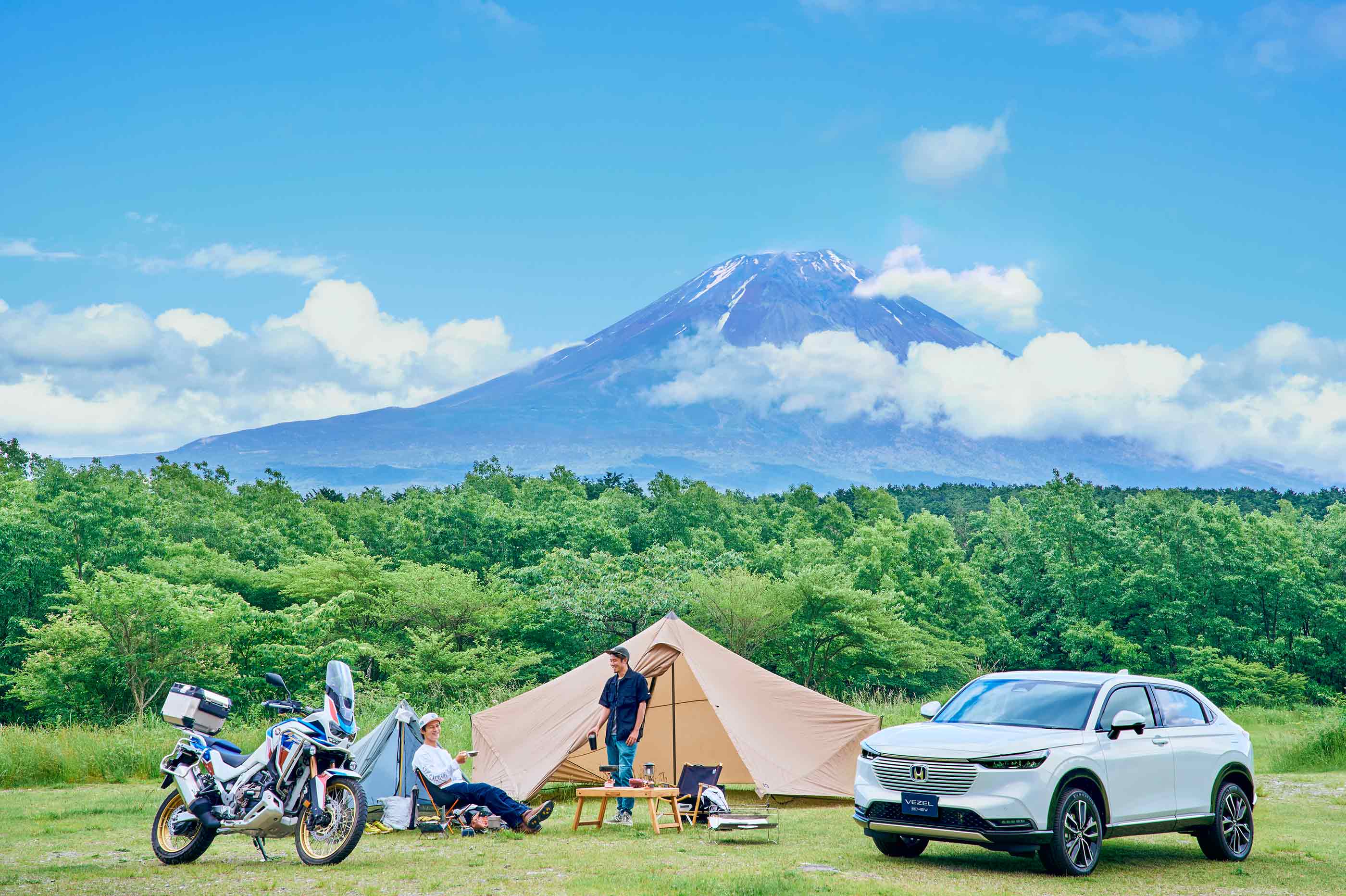 キャンプサイトを並べて設営