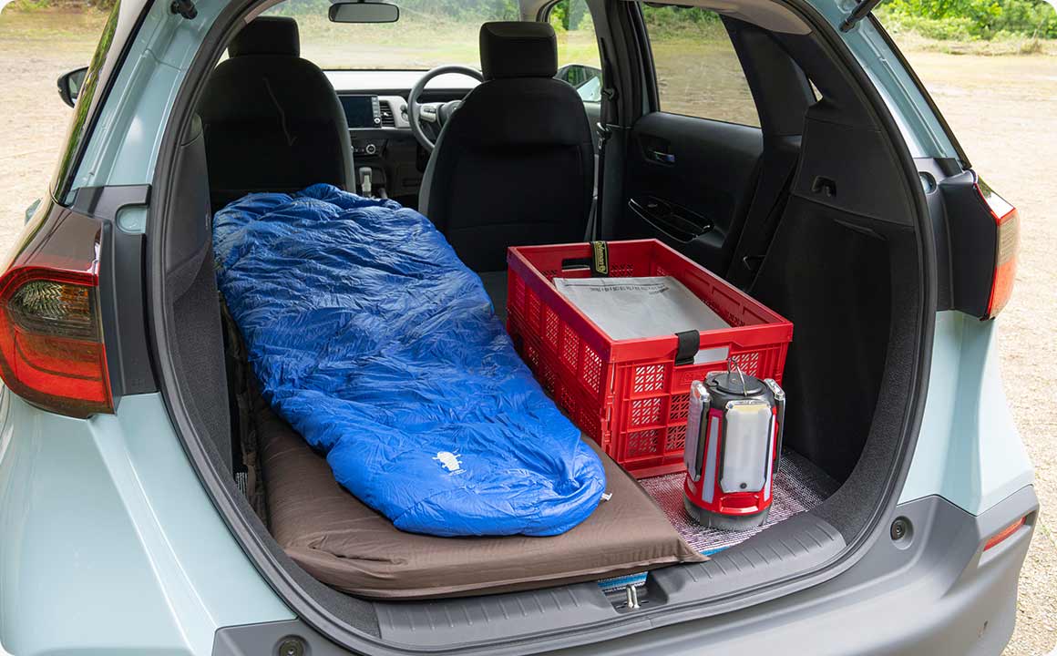 運転席後方のスペースも有効に活用！