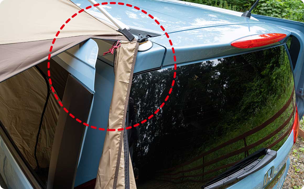 開閉タイプのカーサイドタープ接続時は スライドドアとの干渉に注意！