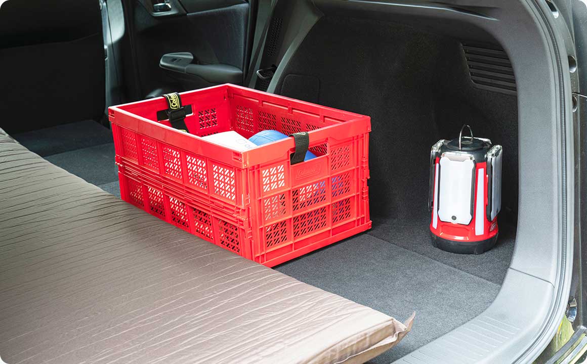 運転席後方のスペースも有効に活用！