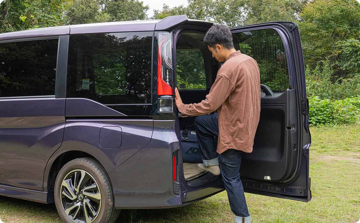 ベッド+収納スペースで快適な車中泊空間を作れる！