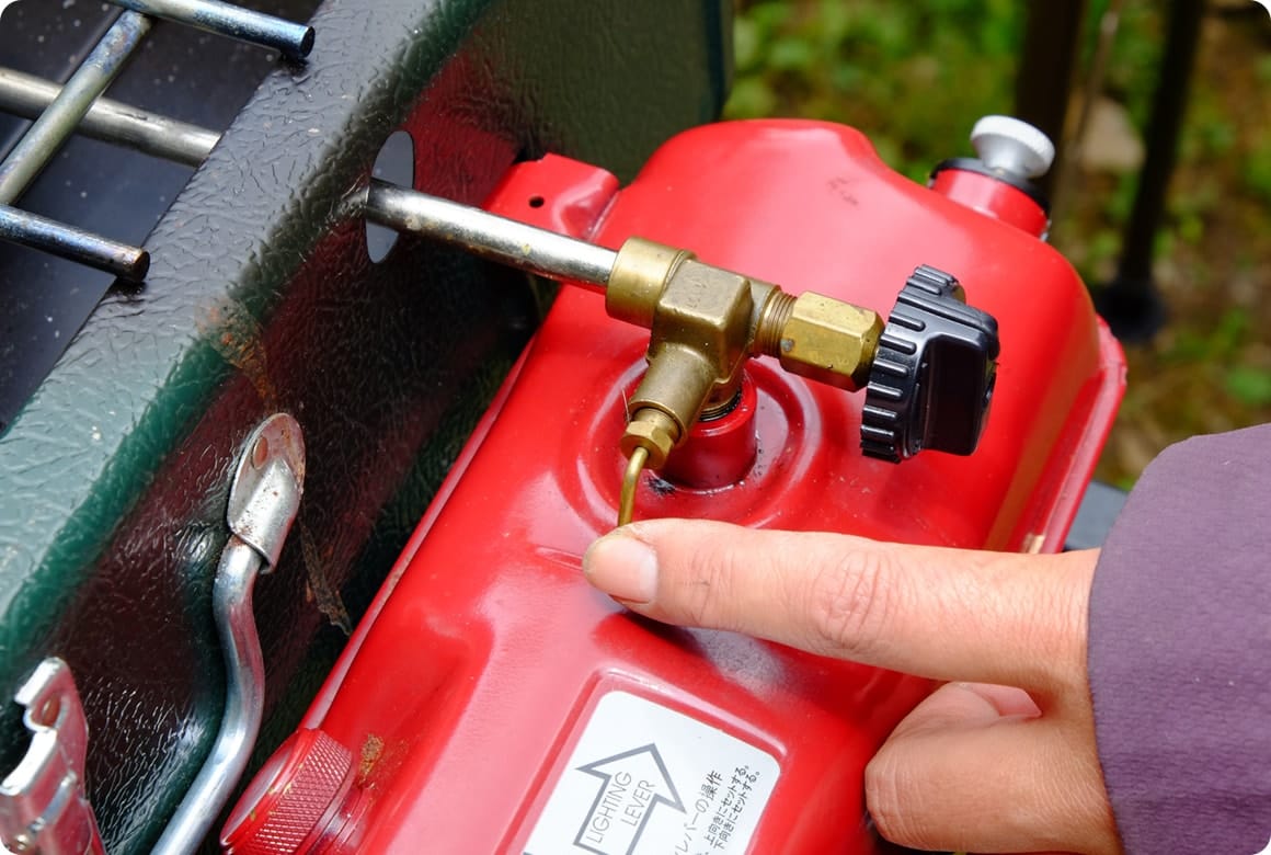 5.点火レバーを下向きに