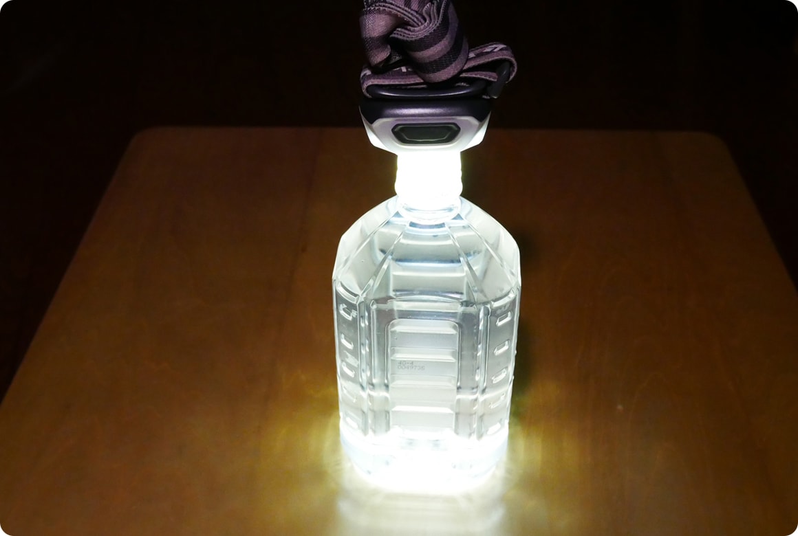 ヘッドライトはペットボトルで室内照明に！