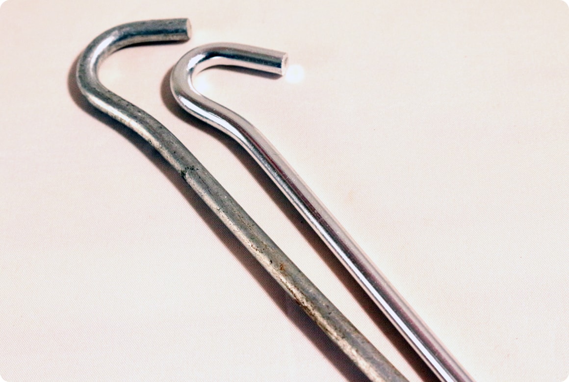 ピンペグに似た形状ですが、径が太めのジュラルミン製ペグ