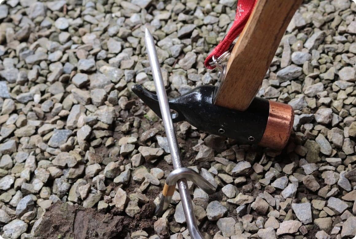 軽い力で抜くことができます。