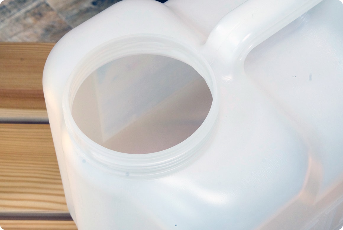 水を注ぐ上部の開口部