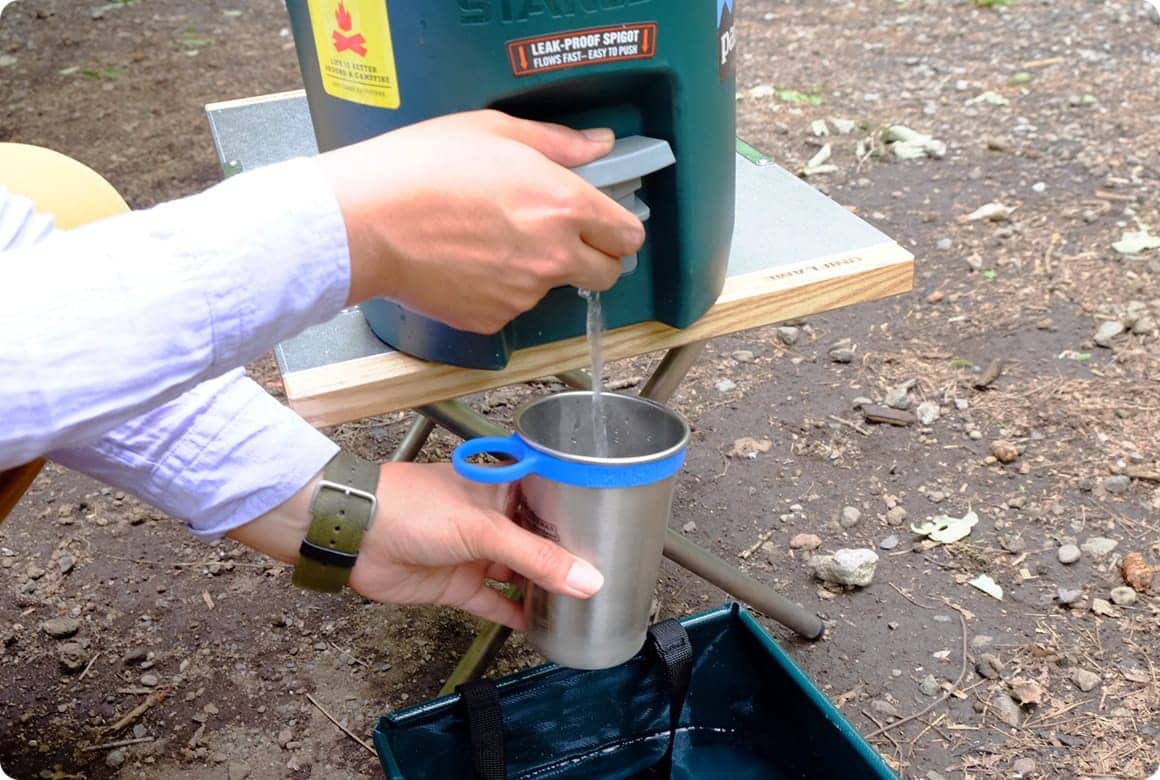 ジャグは台に載せて バケツとセットで使用