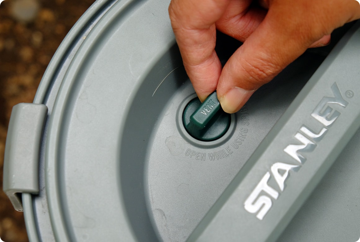 水がこぼれないように密閉力が高い構造