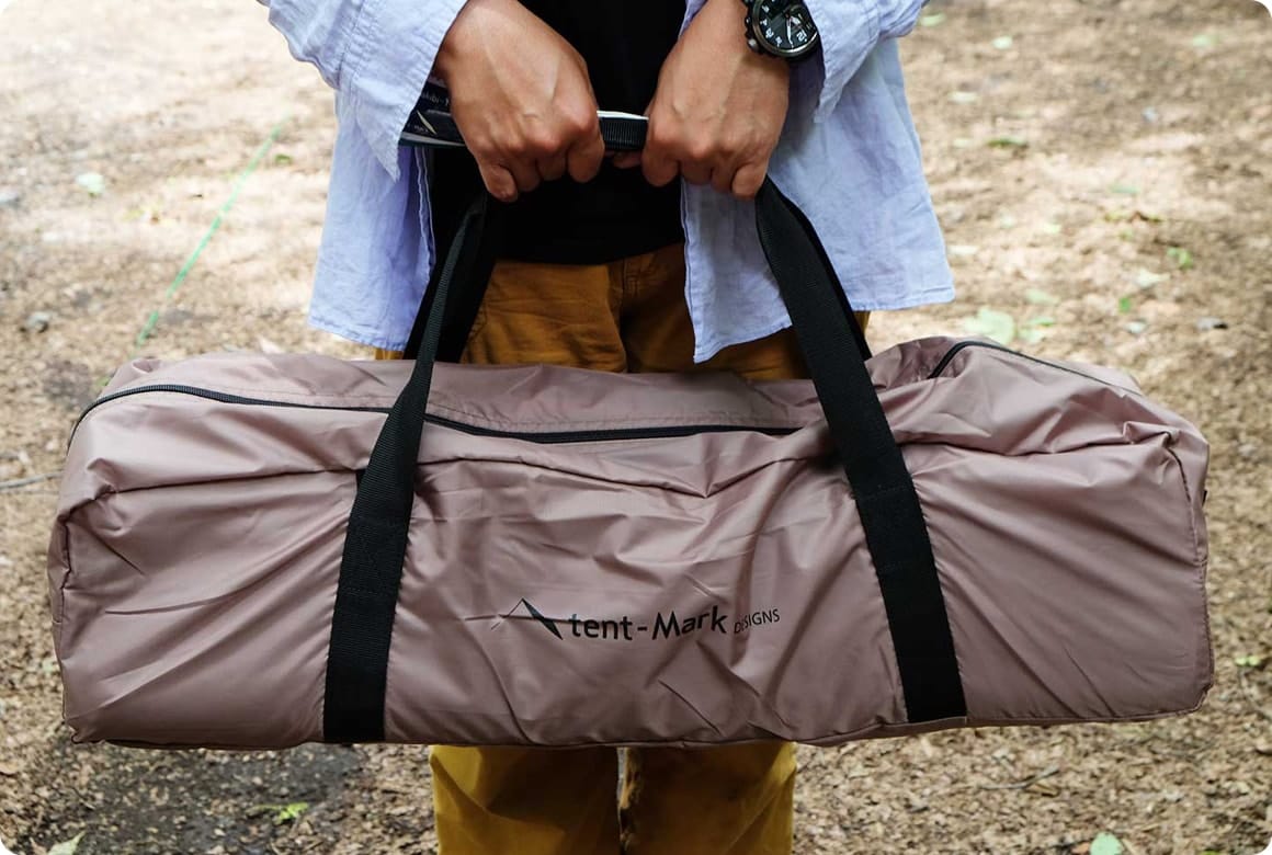 コットンやTC製のタープは生地が厚手で重量感あり