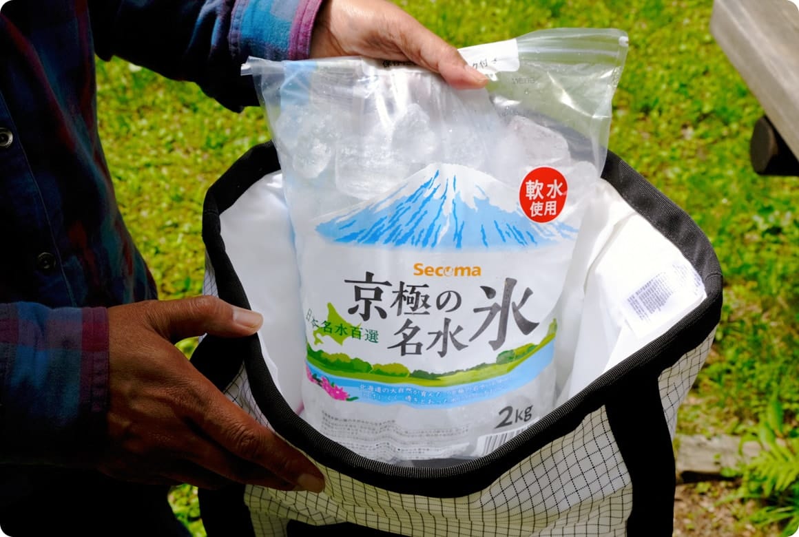 開口部が狭いリュック型の縦型クーラー