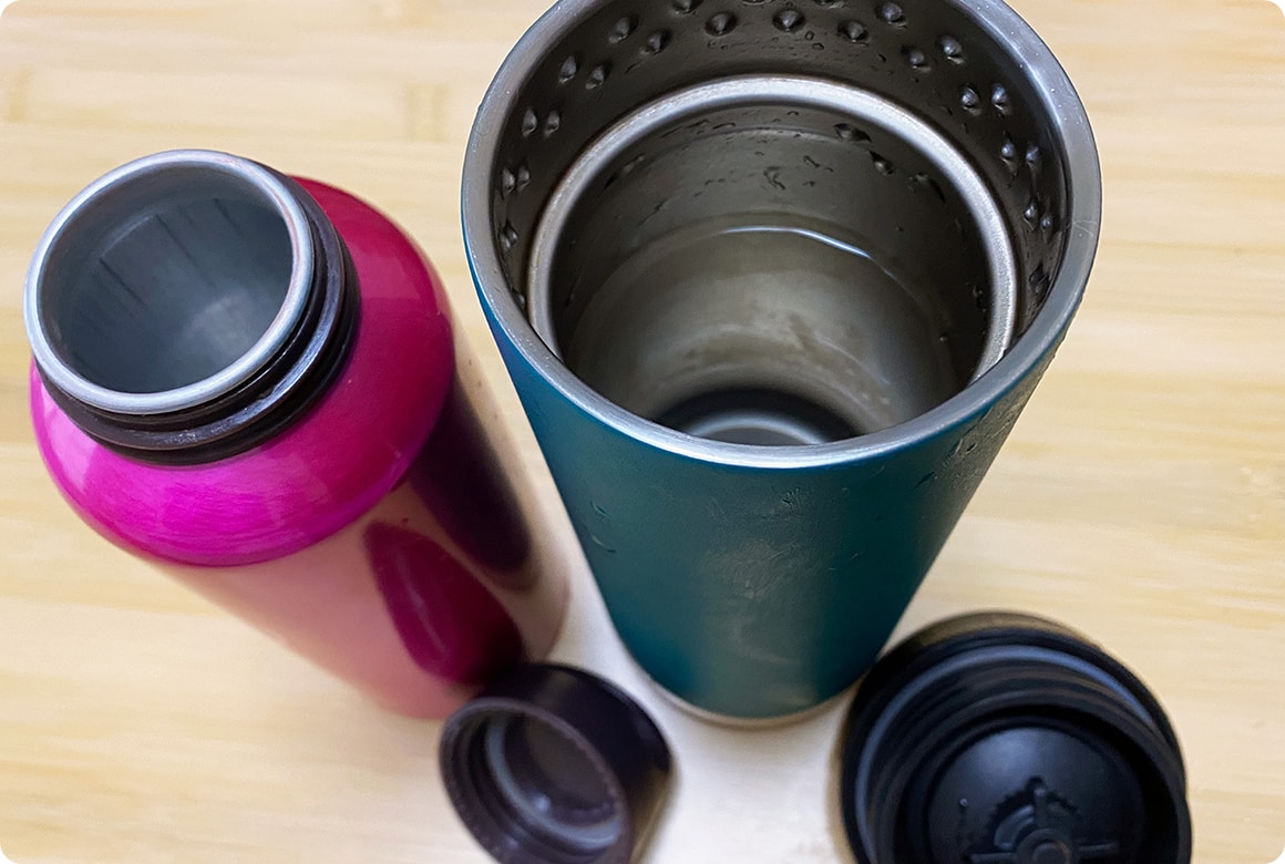 写真右：ダブルウォール　写真左：薄手