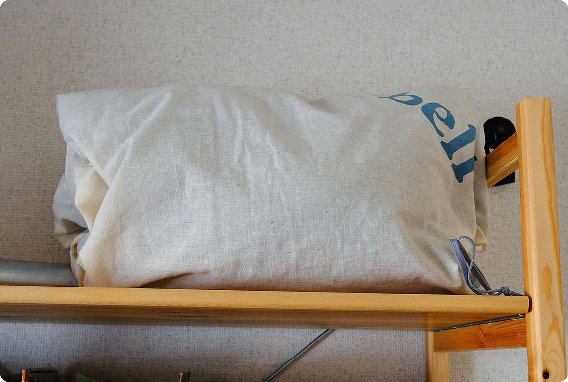 通気性のよい袋に入れて保管