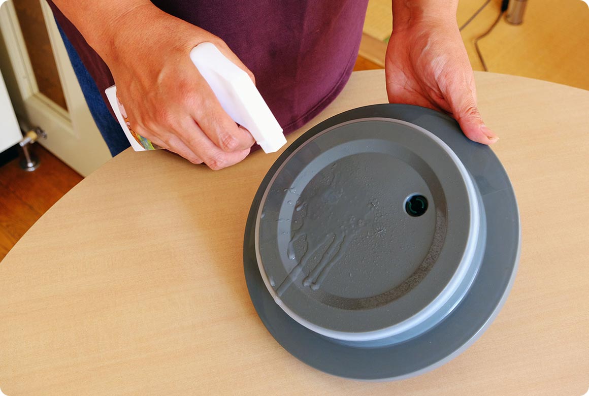 アルコール除菌スプレーをひと吹き