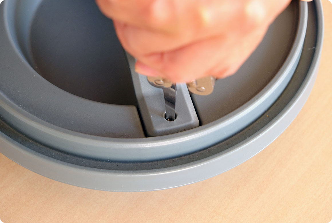 取っ手がぐらつかないか確認