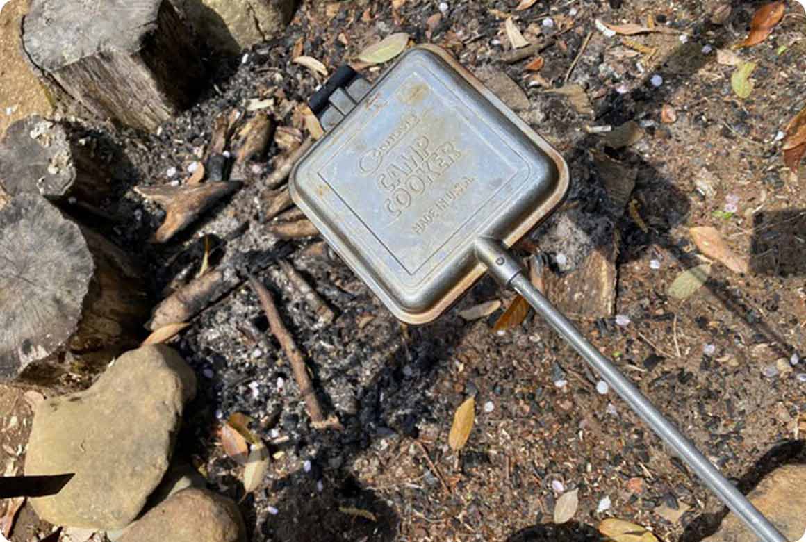 ハンドルが長いものは焚き火向き