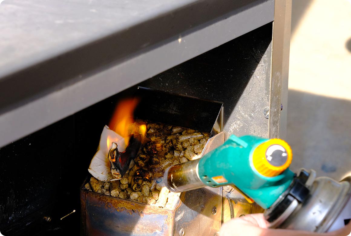 着火剤に火をつけてしばらく放置するだけで完了です