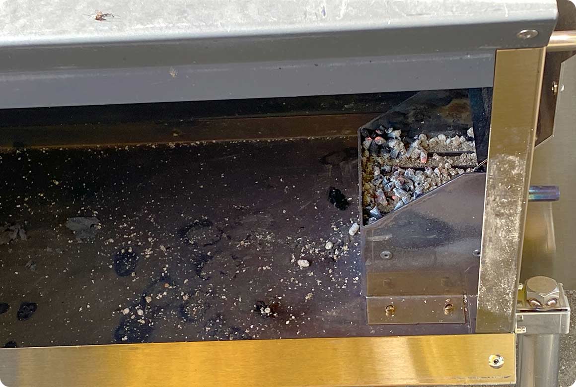 燃焼後の灰は驚くほど少量