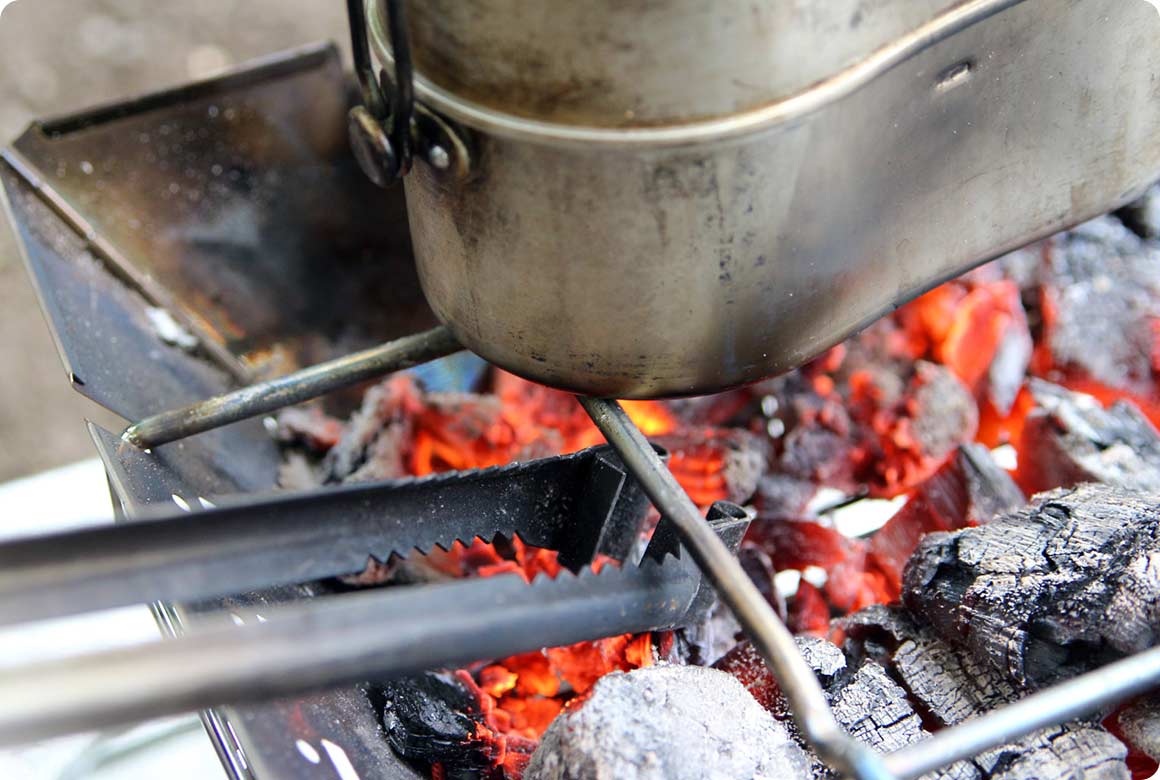 4.湯気が出はじめたら弱火に変えて12〜15分