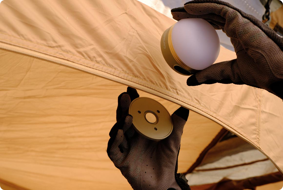 テント内の光はLEDランタン一択