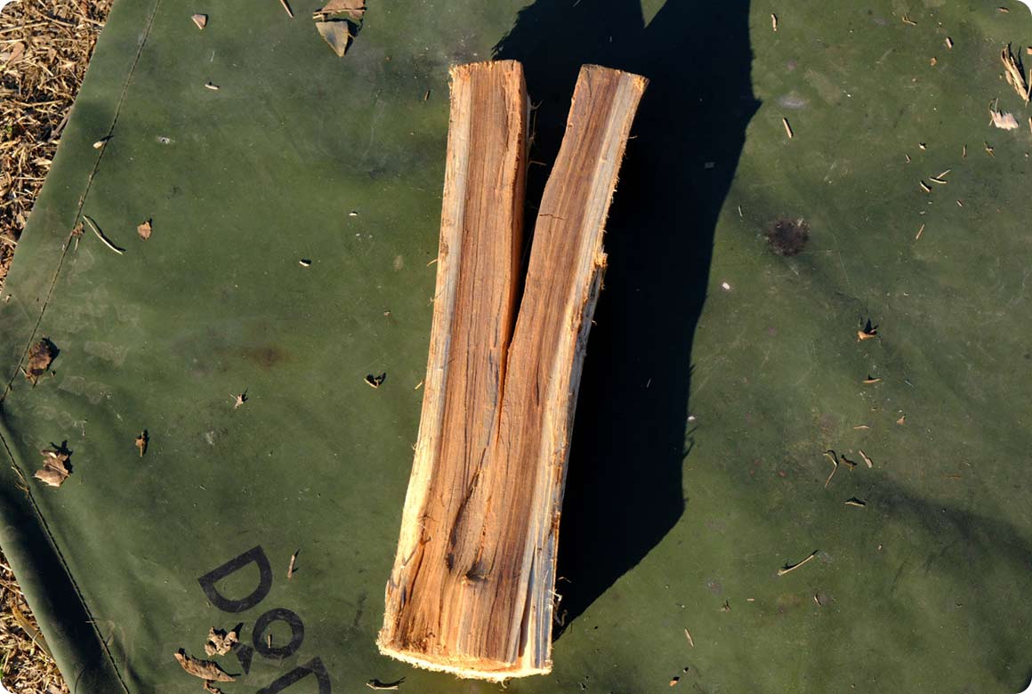 半分までしか割れなかった薪